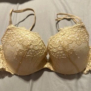 Victoria’s Secret bra